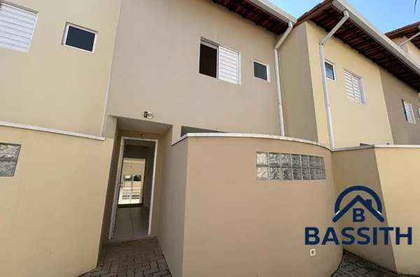 Casa em condomínio à venda!
