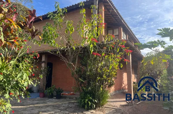 Casa à Venda 