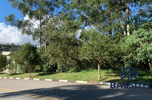 Terreno à Venda em Condomínio