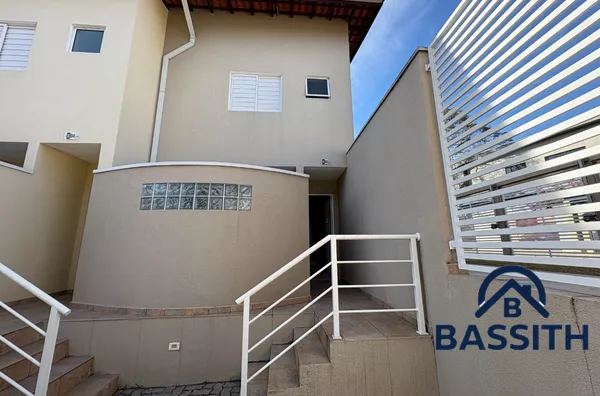 Casa em condomínio à venda!