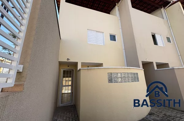 Casa em condomínio à venda!
