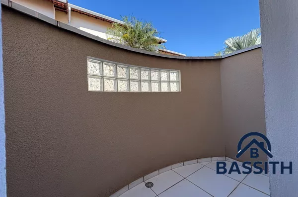 Casa em condomínio à venda!