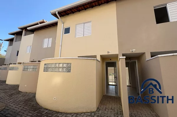 Casa em condomínio à venda!