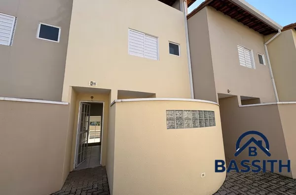 Casa em condomínio à venda!