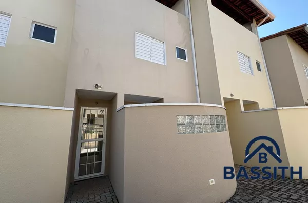 Casa em condomínio à venda!