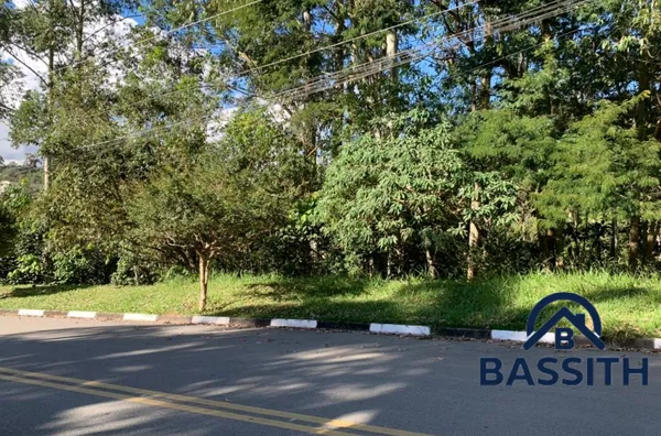 Terreno à Venda em Condomínio