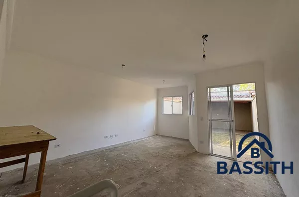 Casa em condomínio à venda!