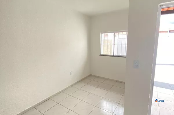 CASA PLANA , 2 QUARTOS , DOURADO , HORIZONTE