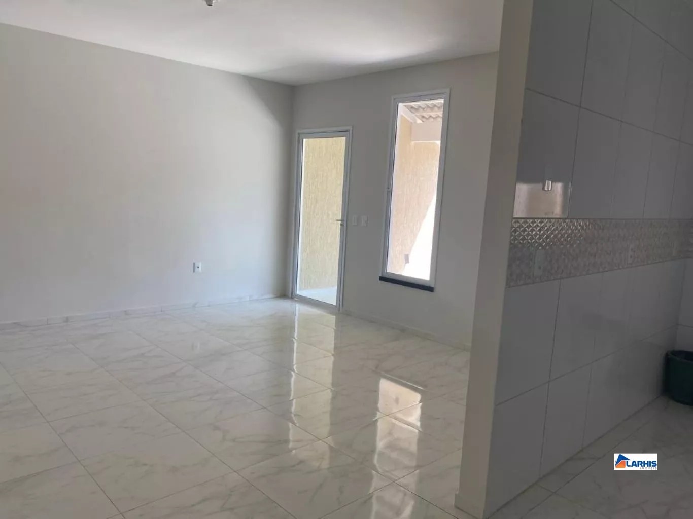 Casa à venda com 3 quartos, 130m² - Foto 3