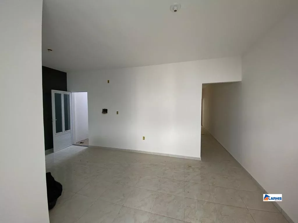 Casa à venda com 2 quartos, 79m² - Foto 3