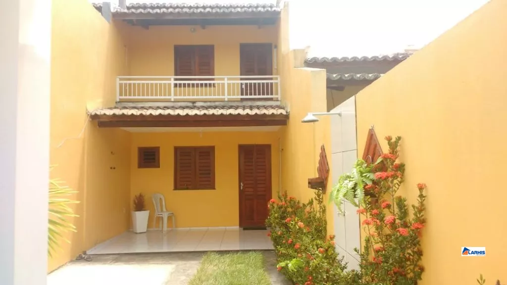 Casa à venda com 2 quartos, 80m² - Foto 1