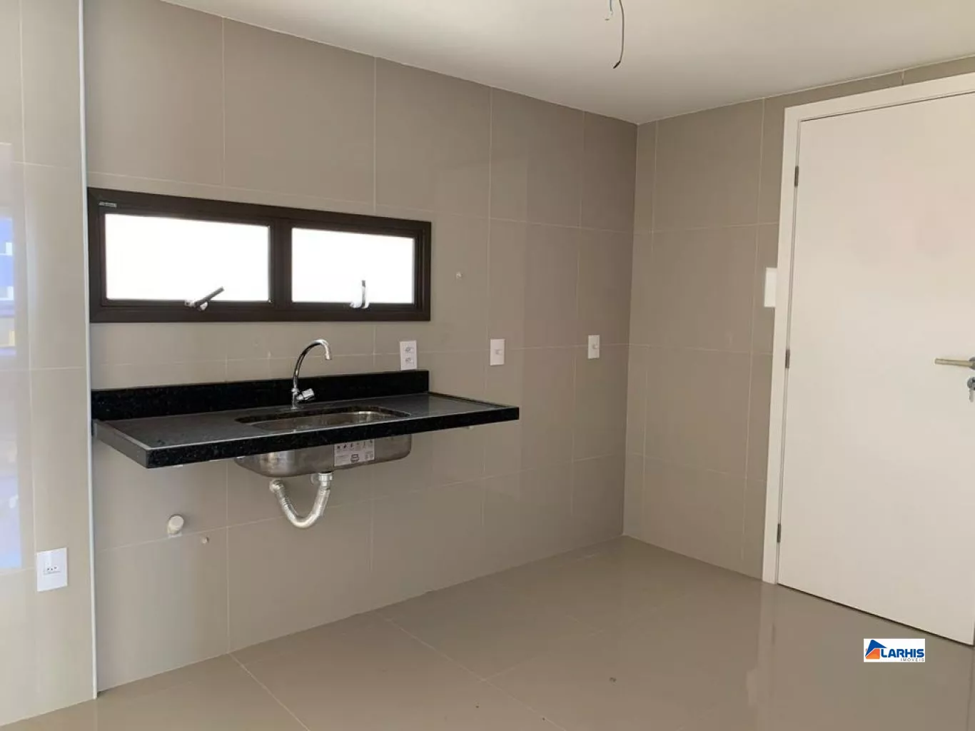 Apartamento à venda com 3 quartos, 123m² - Foto 9