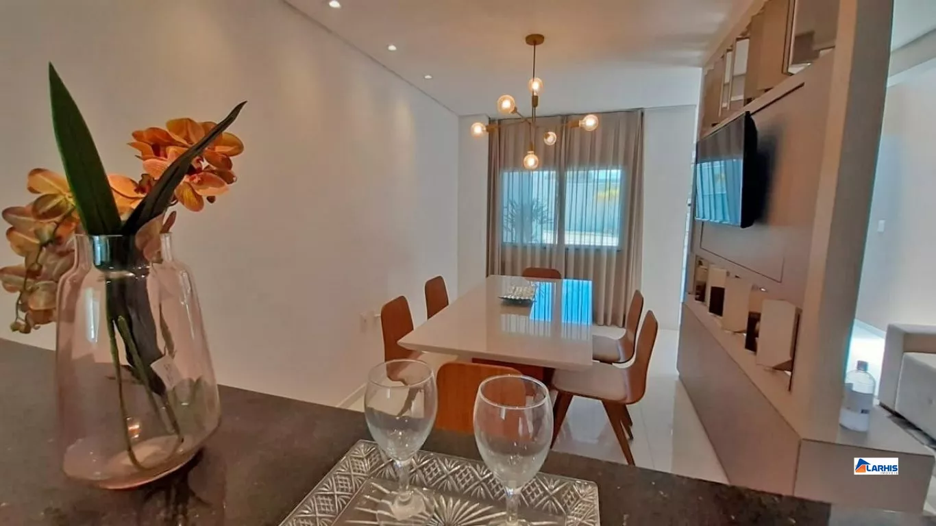 Casa à venda com 4 quartos, 200m² - Foto 5