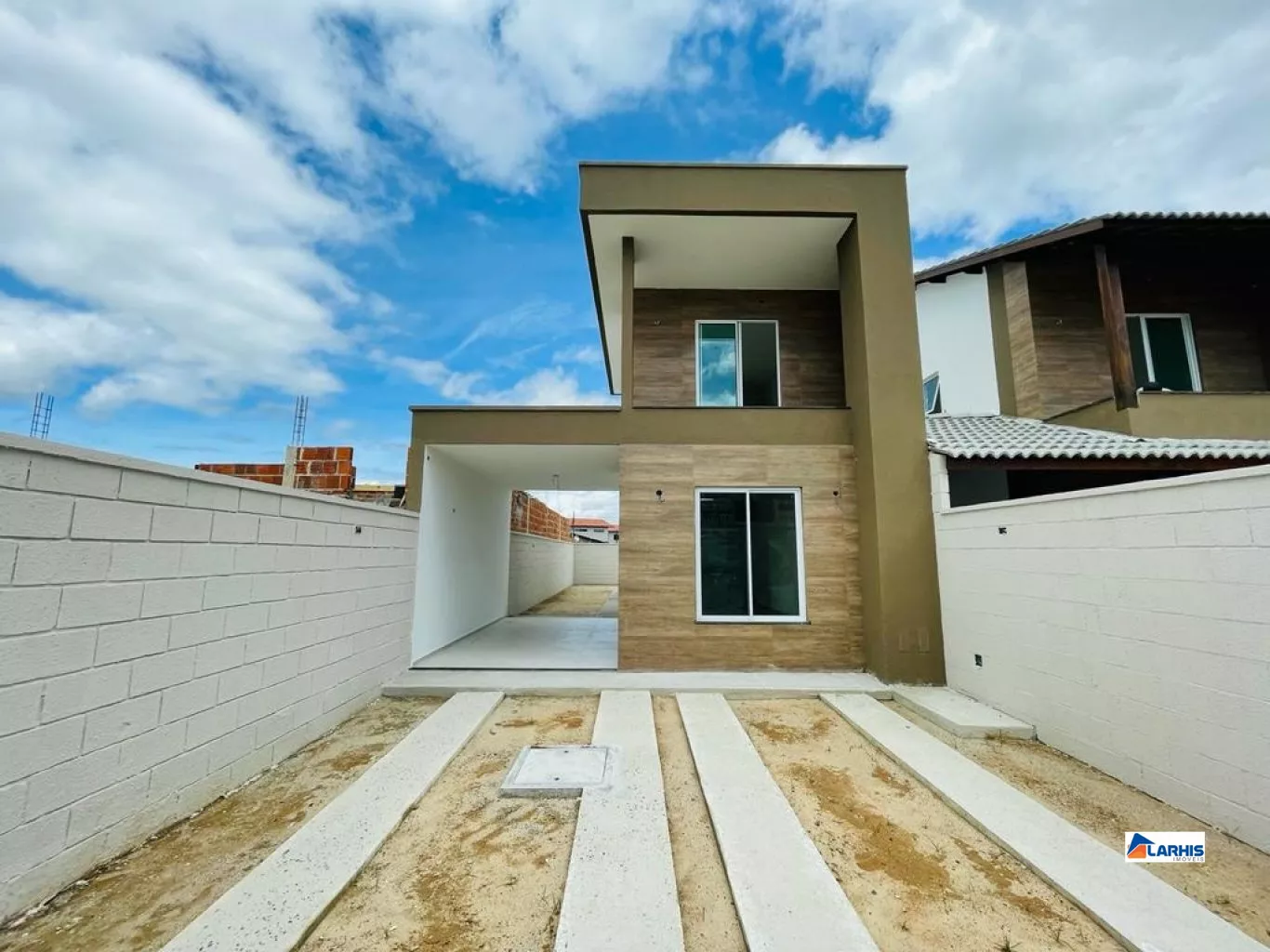 Casa à venda com 3 quartos, 150m² - Foto 1