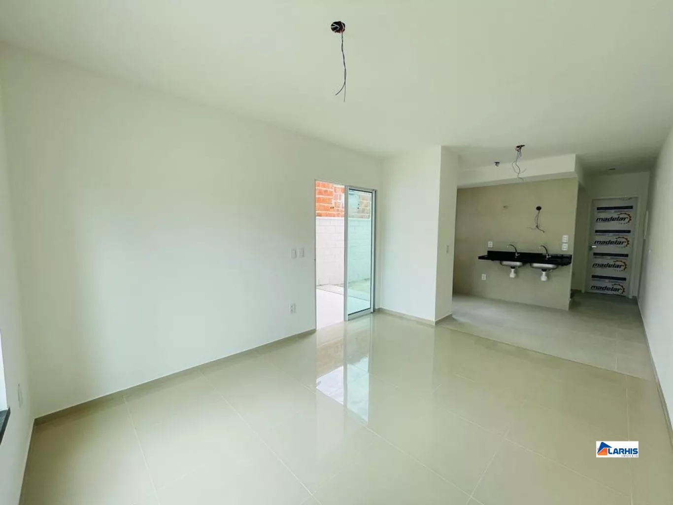 Casa à venda com 3 quartos, 150m² - Foto 3