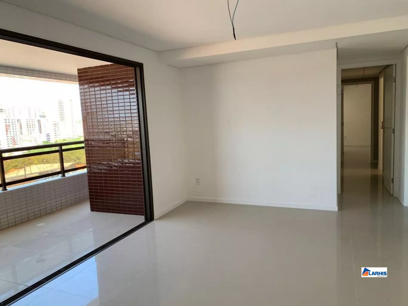 Apartamento à venda com 3 quartos, 123m² - Foto 2