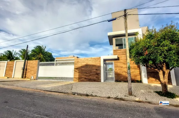 CASA PLANA , 3 QUARTOS , CENTRO , EUSÉBIO 