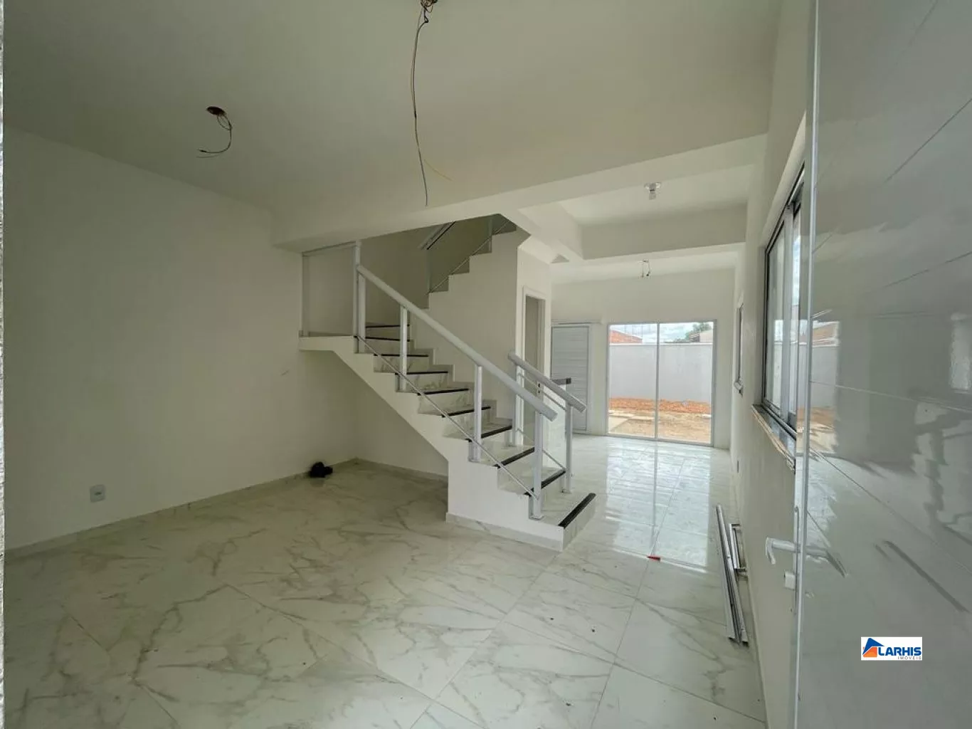 Casa à venda com 3 quartos, 159m² - Foto 3