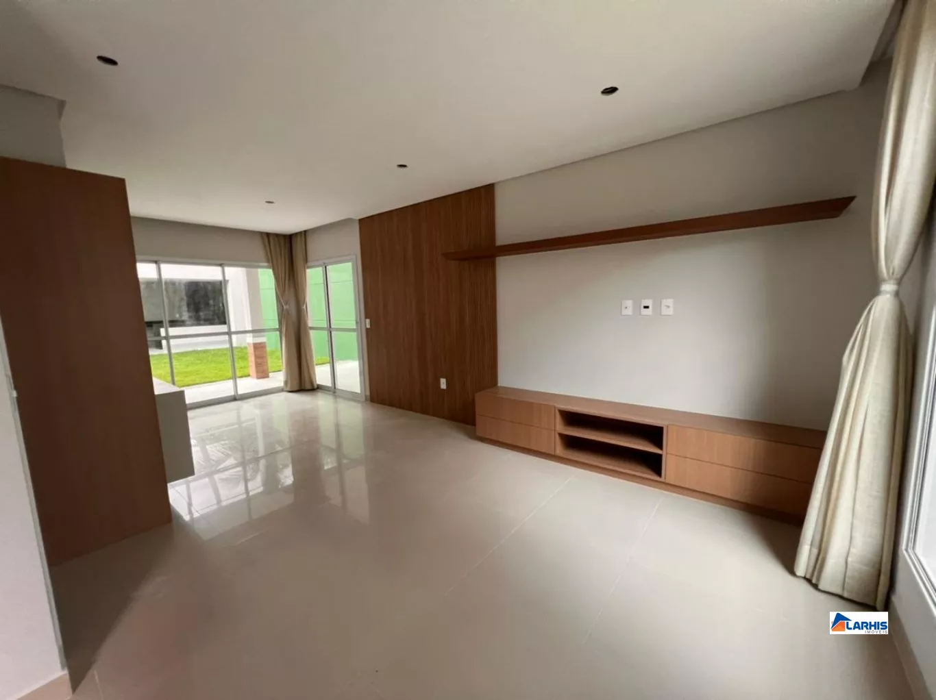 Casa à venda com 3 quartos, 183m² - Foto 4