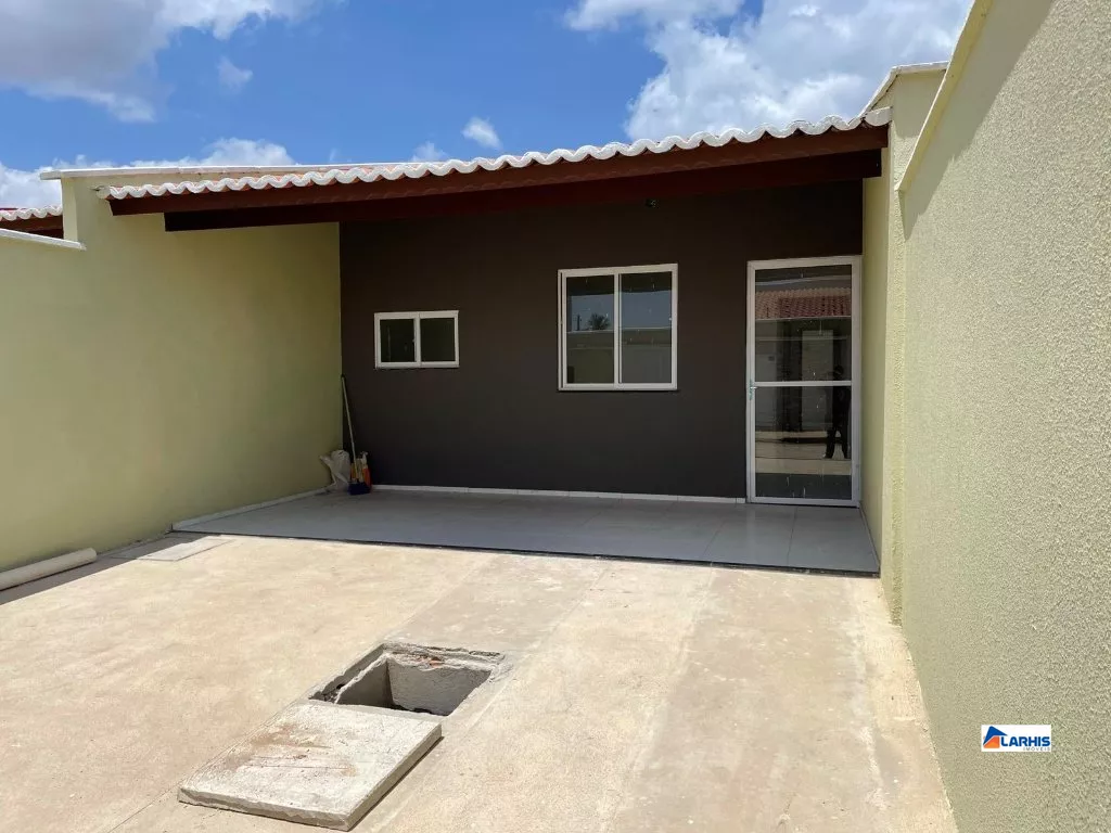 Casa à venda com 2 quartos, 90m² - Foto 1