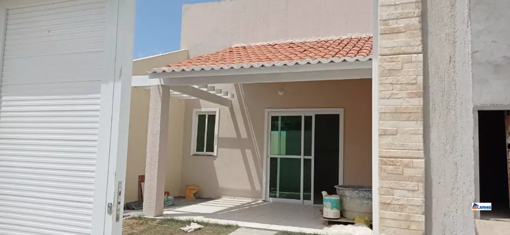 Casa à venda com 3 quartos, 87m² - Foto 1