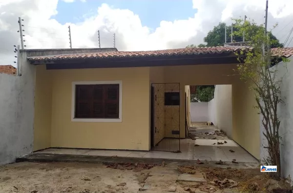 Casa para alugar com 2 quartos no Parque Genezaré