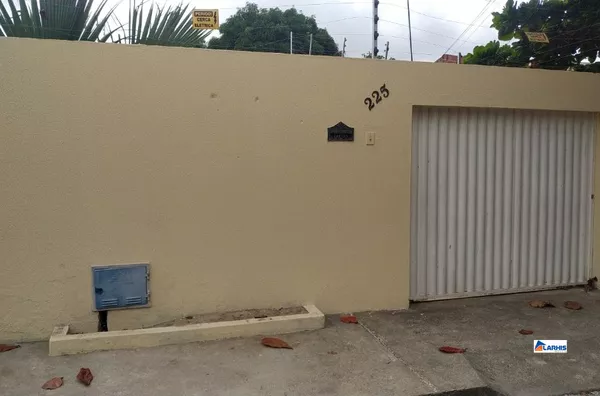 Casa para alugar com 2 quartos no Parque Genezaré