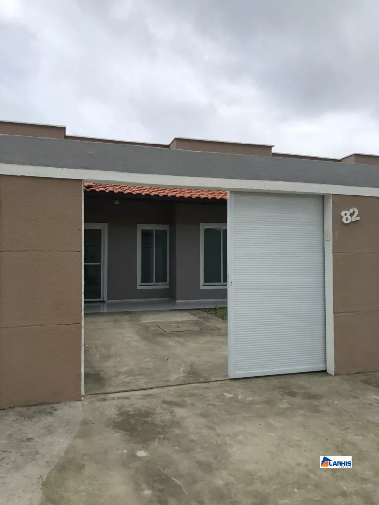 Casa à venda com 2 quartos, 90m² - Foto 4