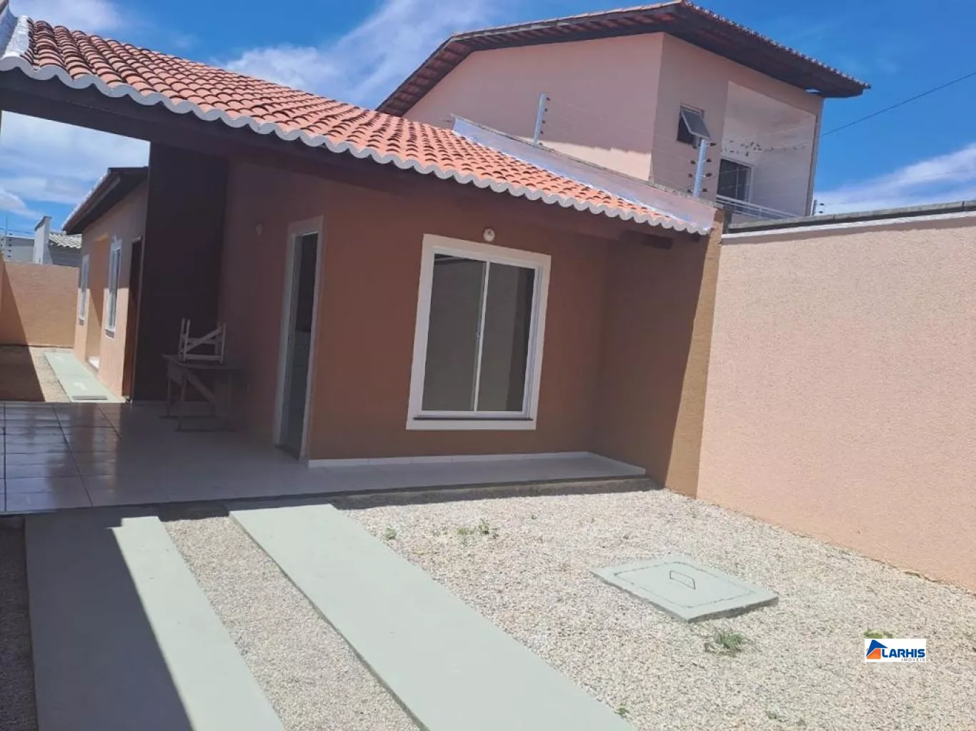 Casa à venda com 2 quartos, 90m² - Foto 2