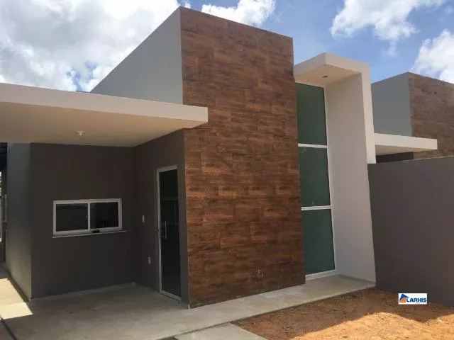 Casa à venda com 3 quartos, 90m² - Foto 1