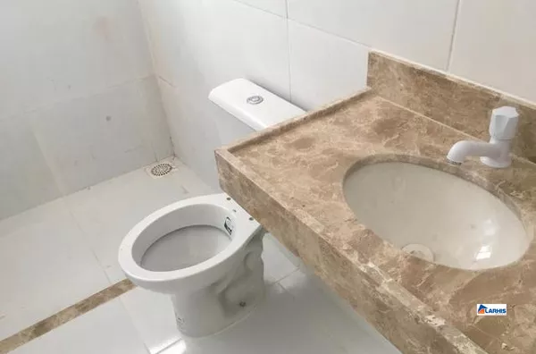 CASA PLANA ,3 QUARTOS ,ENCANTADA , EUSÉBIO