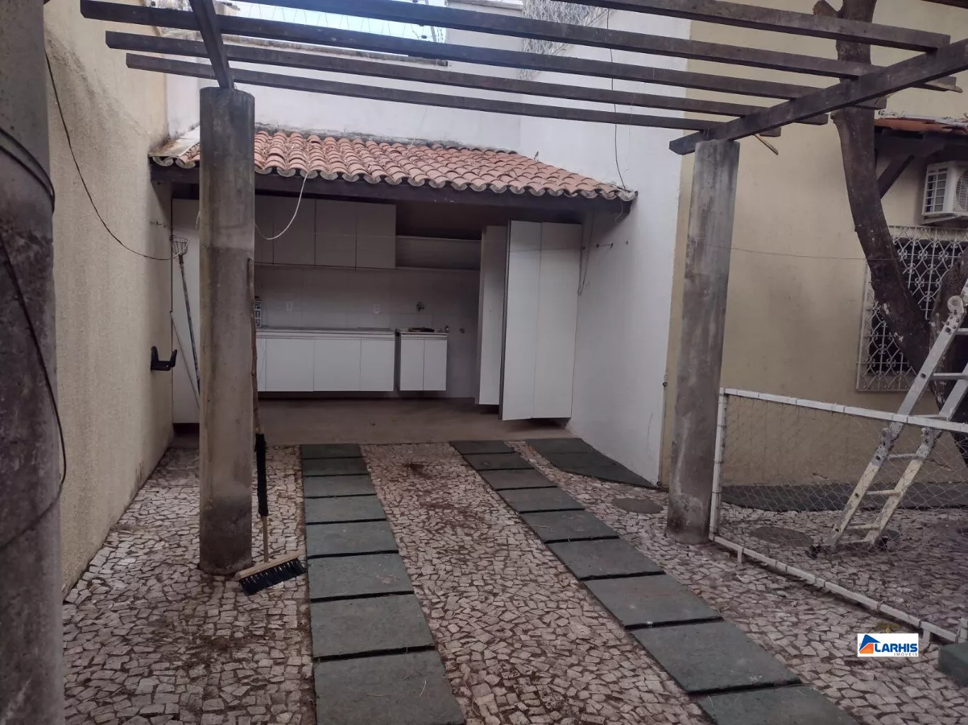 Casa à venda com 3 quartos, 260m² - Foto 9