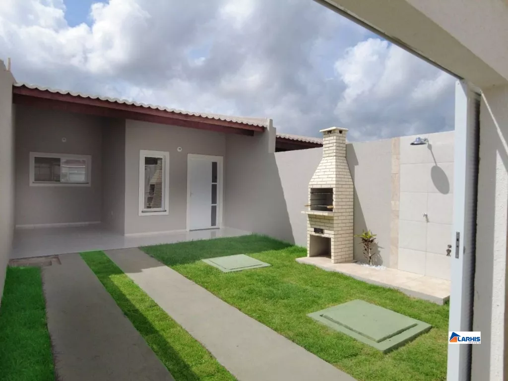 Casa à venda com 2 quartos, 80m² - Foto 1