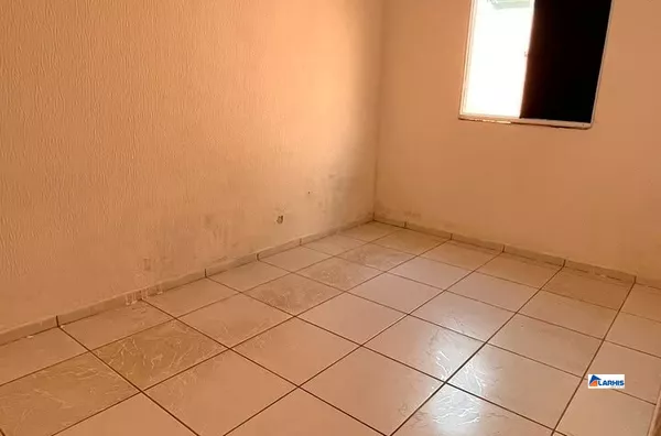 CASA A VENDA NO BARROCÃO