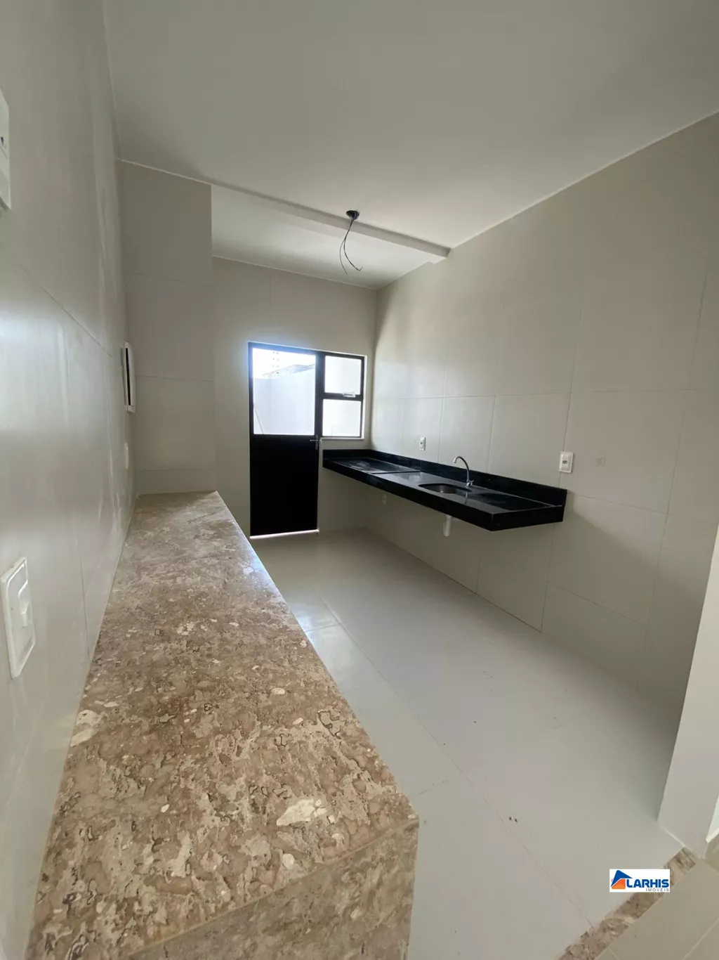 Casa à venda com 3 quartos, 228m² - Foto 4