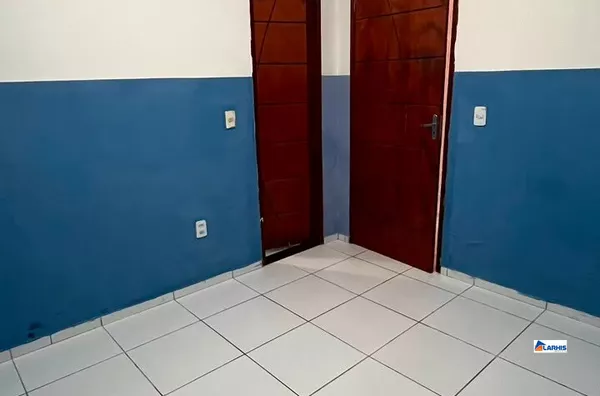 CASA A VENDA NO BARROCÃO