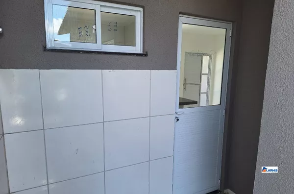 Casa nova no Jardim da Serra – 2 suítes, terreno amplo e documentação inclusa!