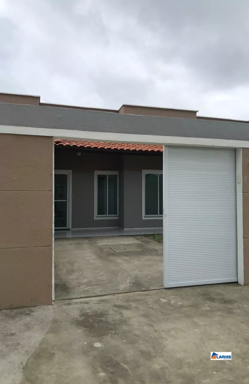 Casa à venda com 2 quartos, 80m² - Foto 2