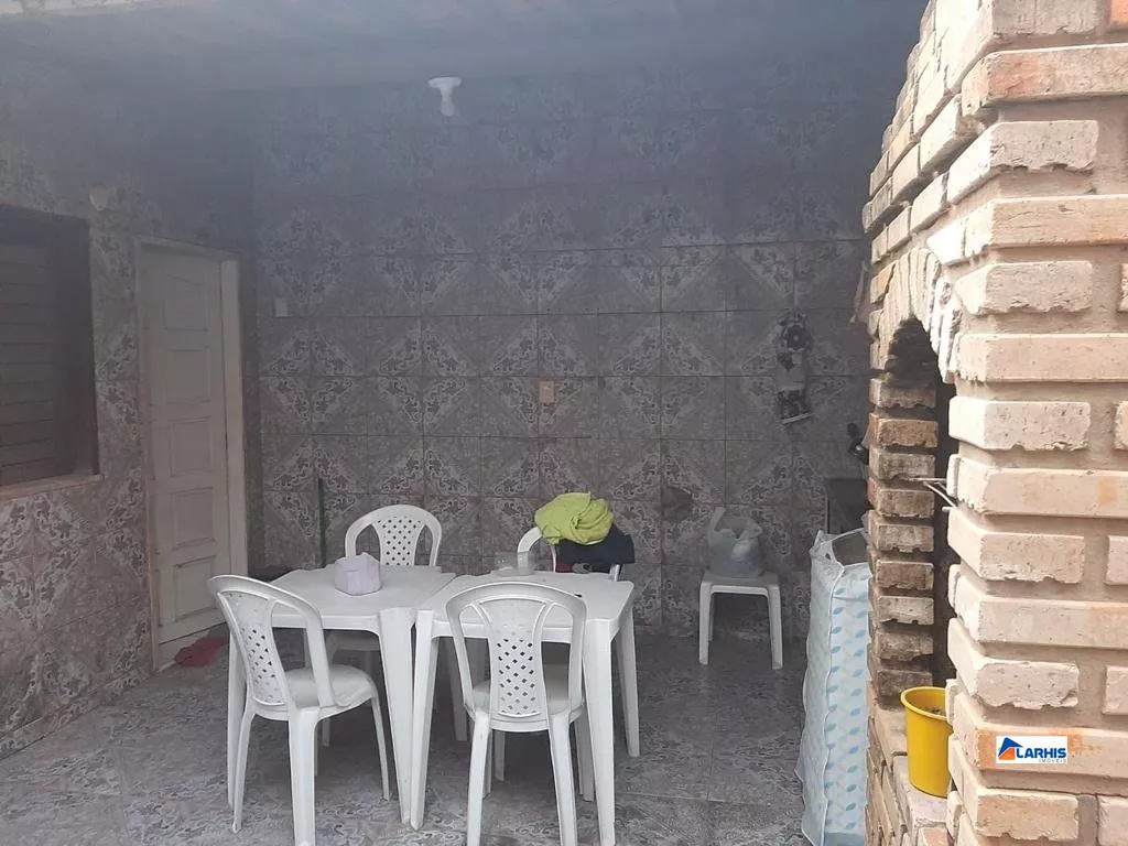 Casa à venda com 2 quartos, 90m² - Foto 9