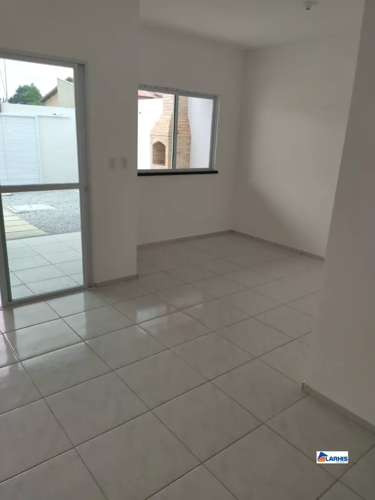 Casa à venda com 2 quartos, 84m² - Foto 3