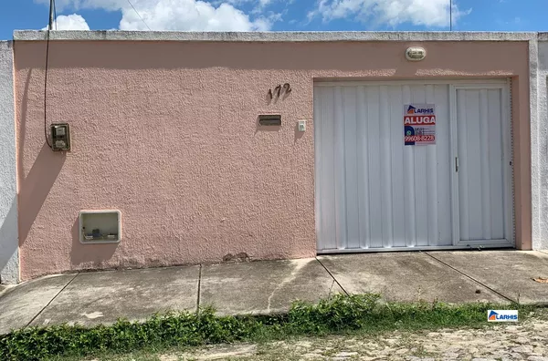 CASA COM 2 QUARTOS PRONTA PARA MORAR, ÓTIMA LOCALIZAÇÃO NO PARQUE GENEZARÉ