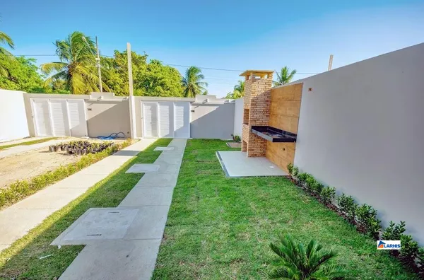 CASA PLANA , 3 QUARTOS , PRECABURA, EUSÉBIO