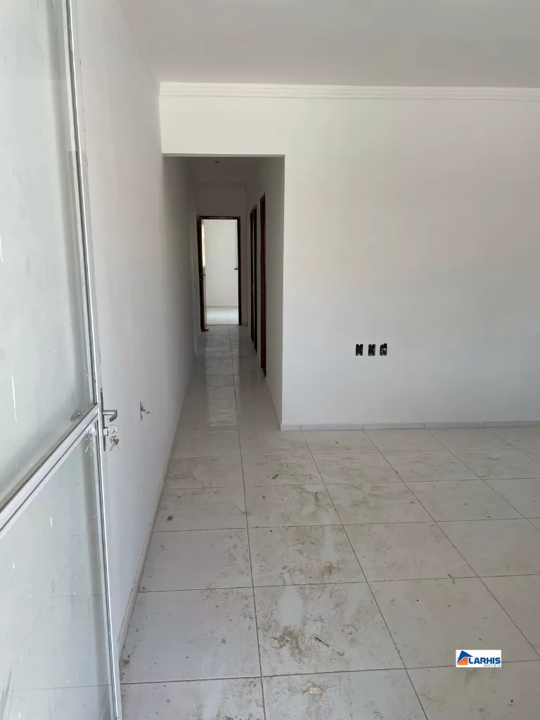 Casa à venda com 2 quartos, 90m² - Foto 4