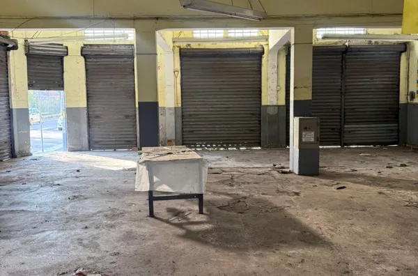 ALUGA-SE LOJA COM 520M², NO BAIRRO SAUDADE- BARRA MANSA - Foto 6
