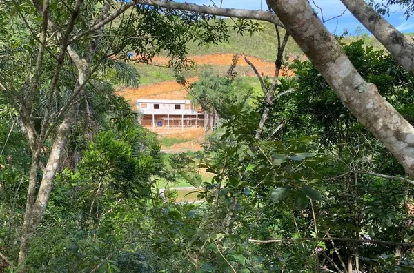 Casa inacabada a venda em condomínio fechado em Amparo - Foto 1