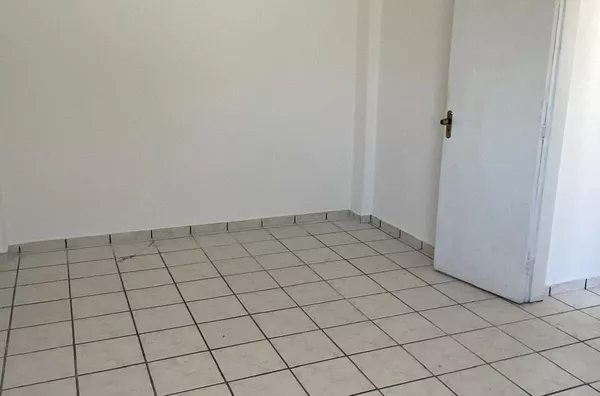 ALUGA-SE APARTAMENTO DE 3 QUARTOS NO ATERRADO, VOLTA REDONDA - Foto 8