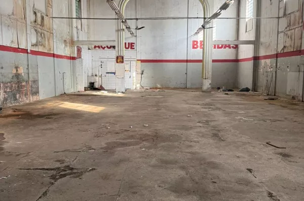ALUGA-SE LOJA COM 520M², NO BAIRRO SAUDADE- BARRA MANSA - Foto 4