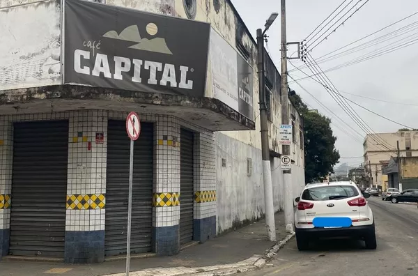 ALUGA-SE LOJA COM 520M², NO BAIRRO SAUDADE- BARRA MANSA - Foto 3