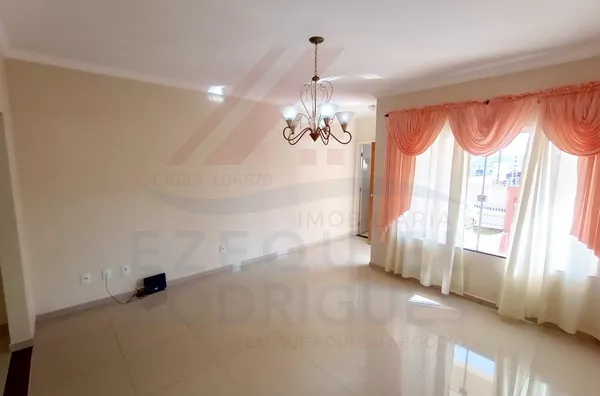 Casa para venda, 3 quarto(s),  Centro, Telêmaco Borba