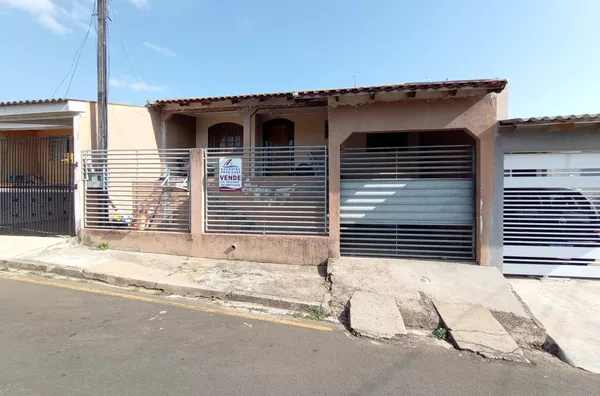 Casa para venda com 2 quartos, Vila São Francisco de Assis, Telêmaco Borba